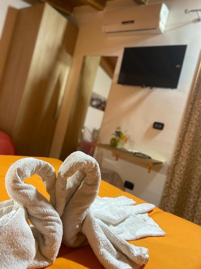 Mandanici :Borgo Marsalini Hotel Barcellona Pozzo di Gotto Eksteriør billede